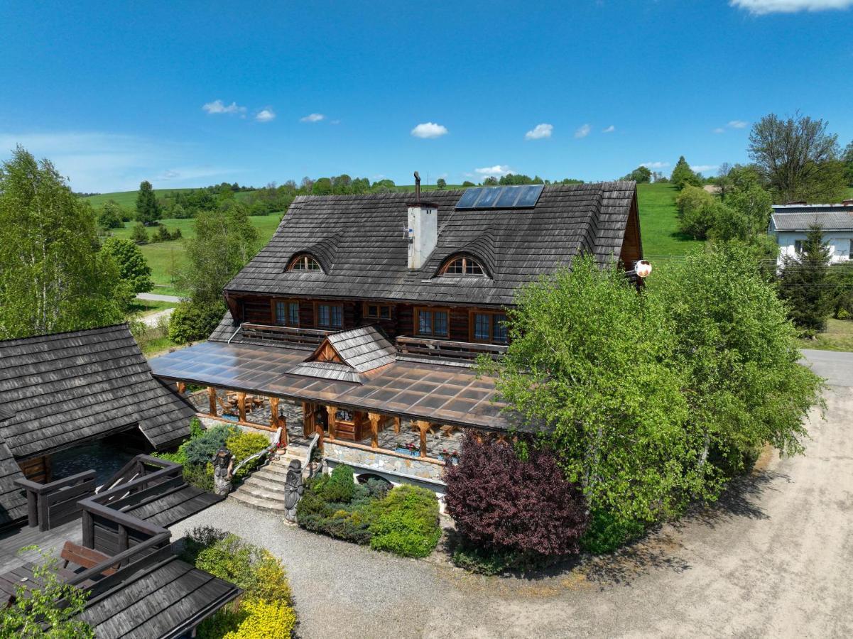 Gosciniec Debowa Gazdowka Bed & Breakfast Ustrzyki Dolne Ngoại thất bức ảnh