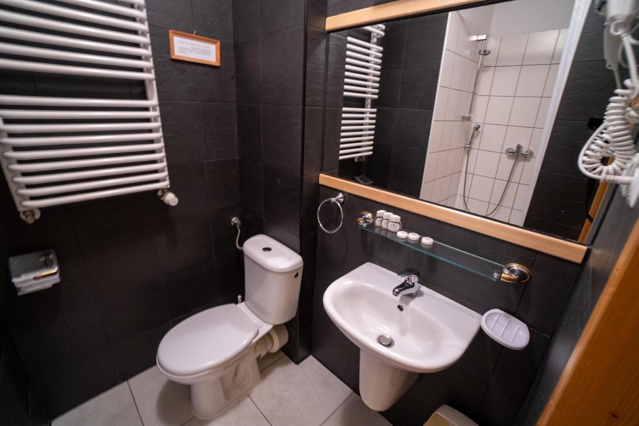 Gosciniec Debowa Gazdowka Bed & Breakfast Ustrzyki Dolne Ngoại thất bức ảnh