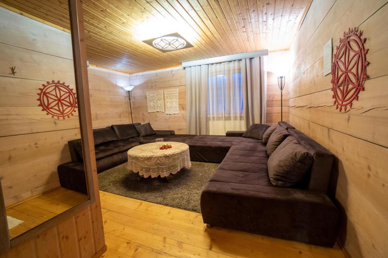 Gosciniec Debowa Gazdowka Bed & Breakfast Ustrzyki Dolne Ngoại thất bức ảnh