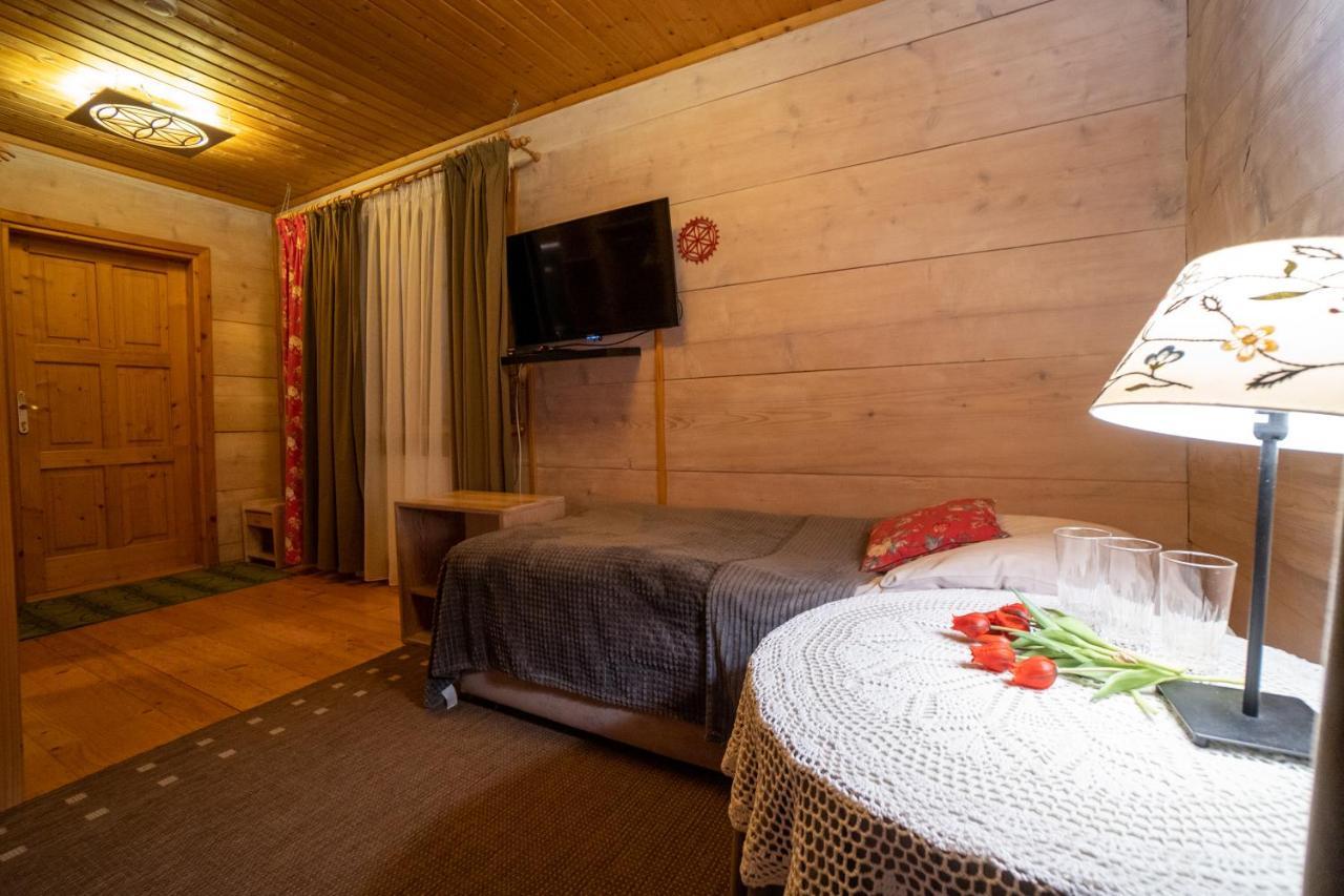 Gosciniec Debowa Gazdowka Bed & Breakfast Ustrzyki Dolne Ngoại thất bức ảnh