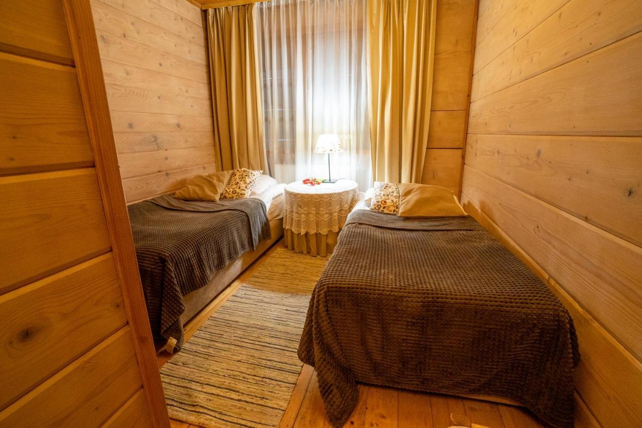 Gosciniec Debowa Gazdowka Bed & Breakfast Ustrzyki Dolne Ngoại thất bức ảnh
