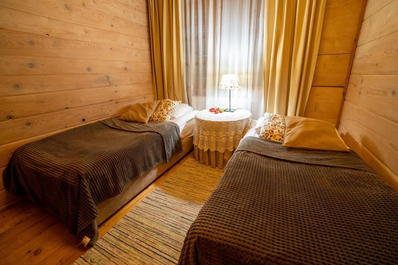 Gosciniec Debowa Gazdowka Bed & Breakfast Ustrzyki Dolne Ngoại thất bức ảnh