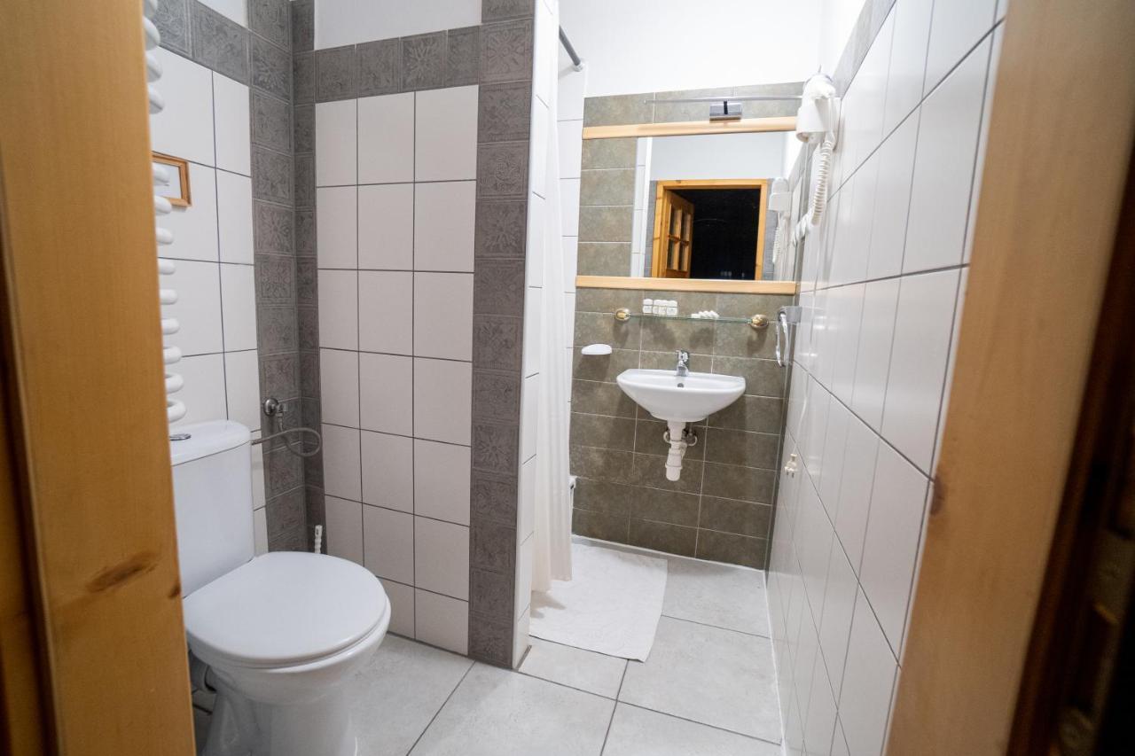 Gosciniec Debowa Gazdowka Bed & Breakfast Ustrzyki Dolne Ngoại thất bức ảnh