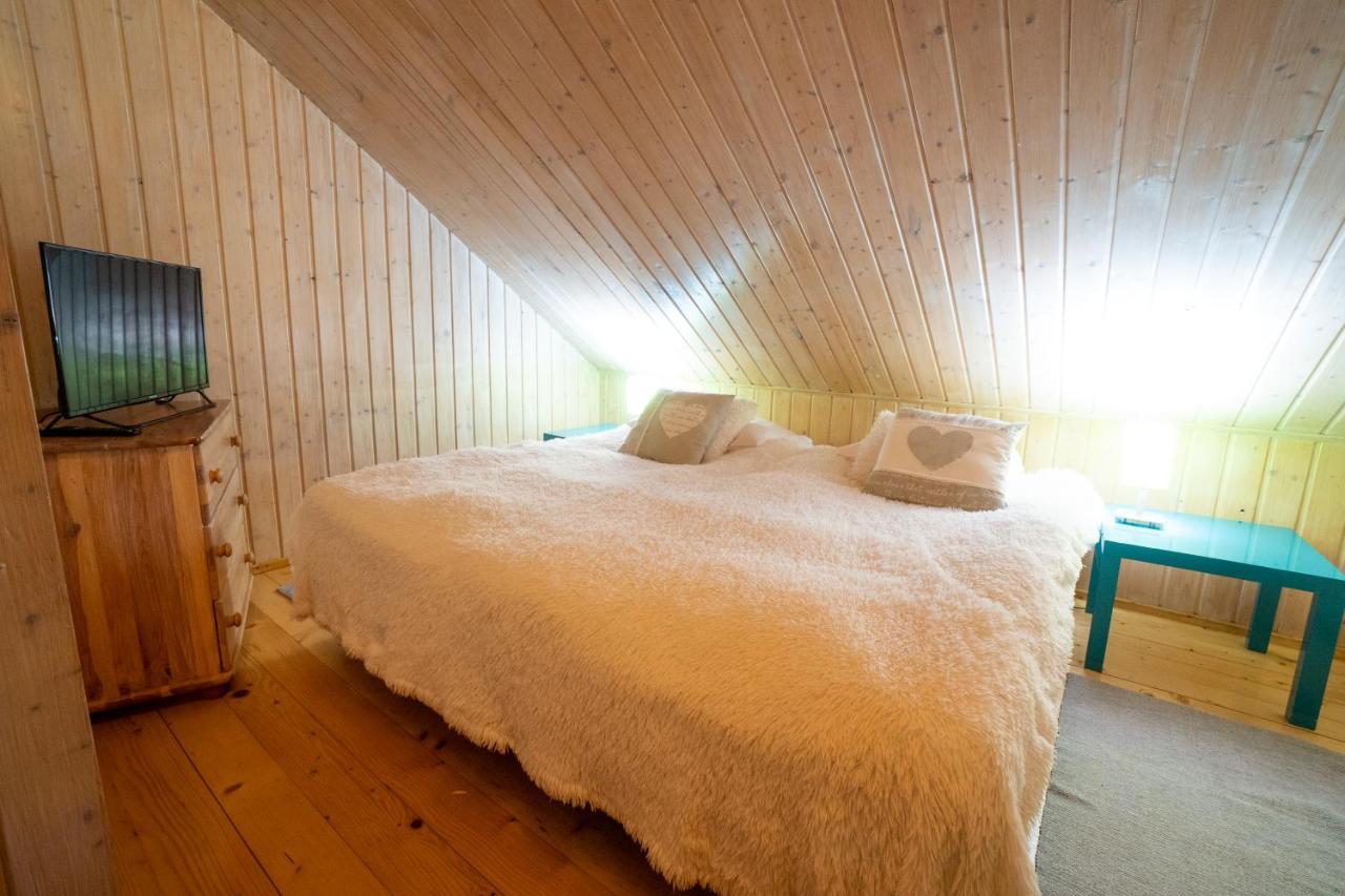 Gosciniec Debowa Gazdowka Bed & Breakfast Ustrzyki Dolne Ngoại thất bức ảnh