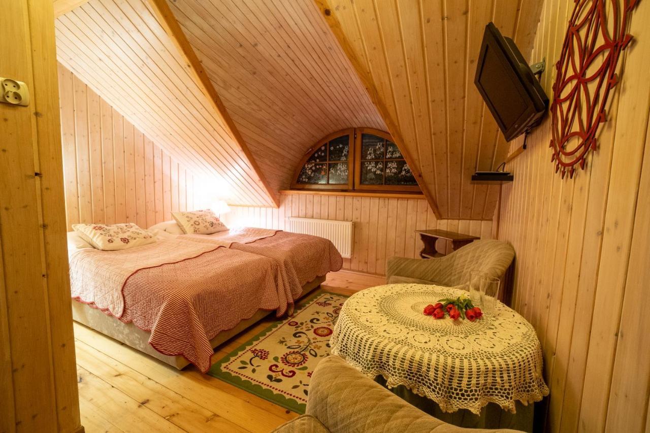 Gosciniec Debowa Gazdowka Bed & Breakfast Ustrzyki Dolne Ngoại thất bức ảnh